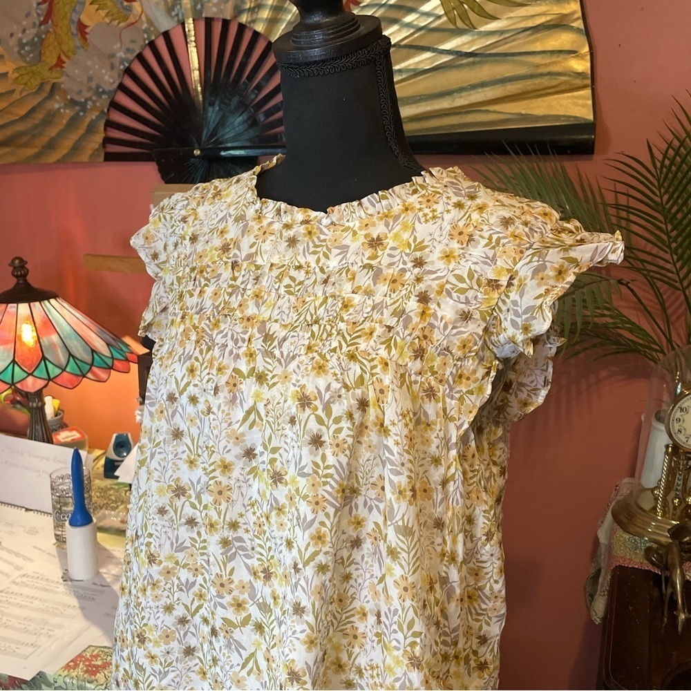 Aura the Label babydoll style dress with floral print and ruffle shoulders Large - Picture 2 of 4